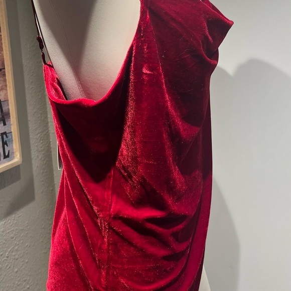 Paparazzi Red Asymmetrical Fitted Camisole - Picture 9 of 12